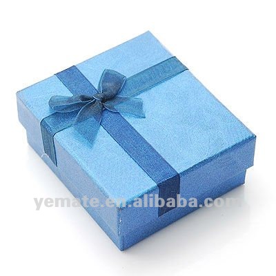 [9 x 7 x 3] علبة هدايا وسط